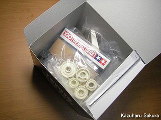 タミヤ ハイラックス・ハイリフト製作記 ～ パーツの入った箱の中身